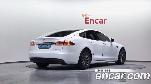 Tesla Model S Long Range - фото 1