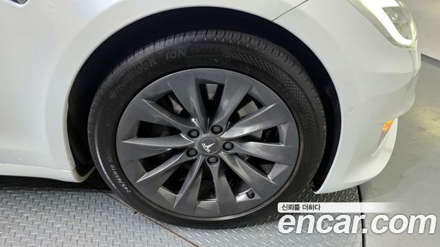 Tesla Model S Long Range - фото 4