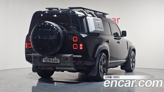 Land Rover Defender L663 130 D300 X-Dynamic HSE - фото 0