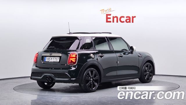 Mini Cooper S 5Door Resolute Edition 3rd Gen - фото 1
