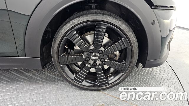 Mini Cooper S 5Door Resolute Edition 3rd Gen - фото 4