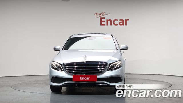 Mercedes-Benz E-Class W213 E300 Exclusive - фото 1