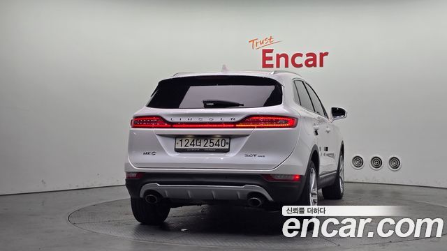 Lincoln MKC 2.0 AWD - фото 3