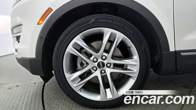 Lincoln MKC 2.0 AWD - фото 4