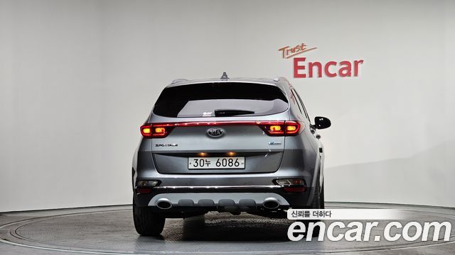 Kia Sportage The Bold Diesel 2.0 2WD Prestige - фото 3