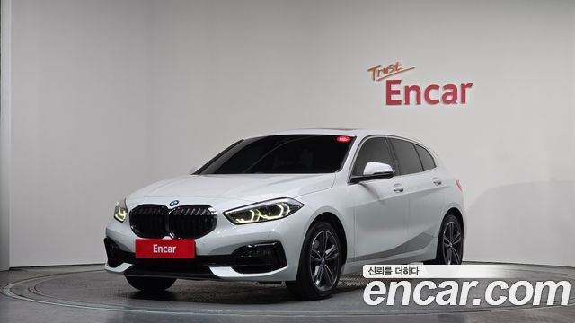 BMW 1 Series F40 120i Sports - фото 0