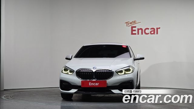 BMW 1 Series F40 120i Sports - фото 2