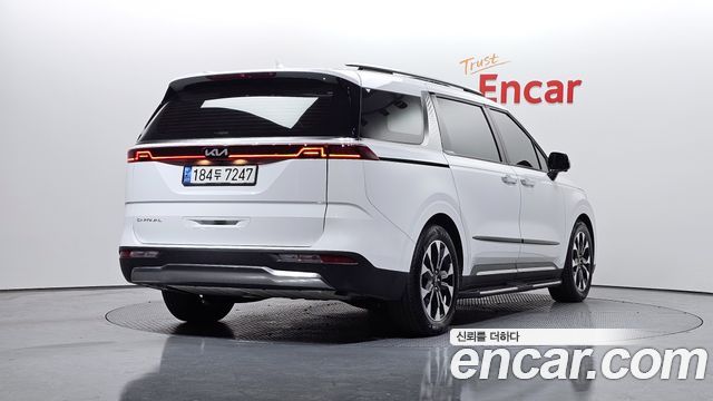 Kia Carnival 4-го поколения 7-Seater Signature - фото 1