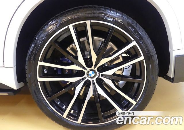 BMW X5 G05 M50i - фото 4