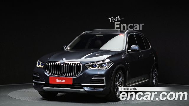 BMW X5 G05 xDrive 45e xLine - фото 0