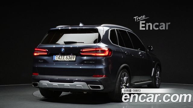 BMW X5 G05 xDrive 45e xLine - фото 1