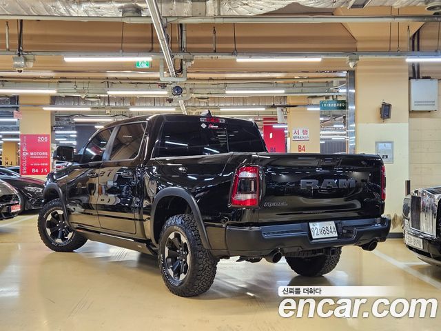 Dodge Ram Pick Up 5.7 - фото 1