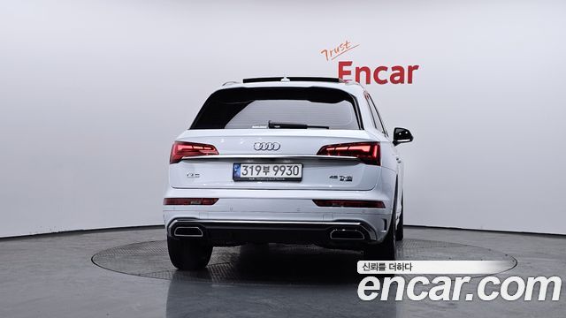 Audi Q5 FY 45 TFSI Quattro Premium - фото 3
