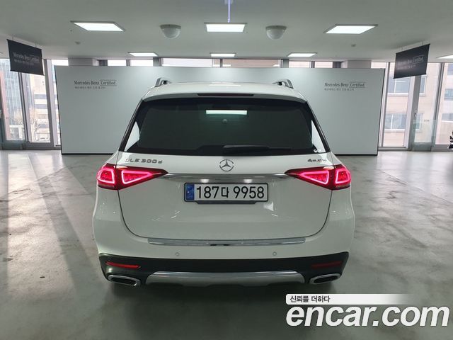 Mercedes-Benz GLE-Class W167 GLE300d 4MATIC - фото 3