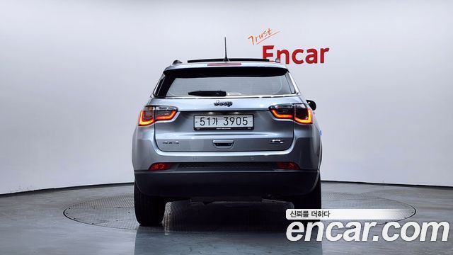 Jeep Compass 2-го поколения 2.4 Longitude AWD - фото 3