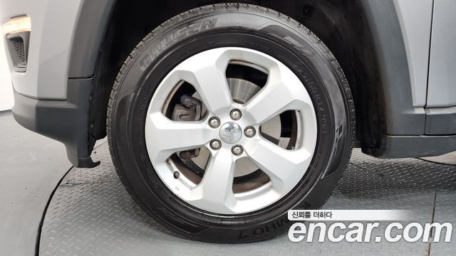 Jeep Compass 2-го поколения 2.4 Longitude AWD - фото 4