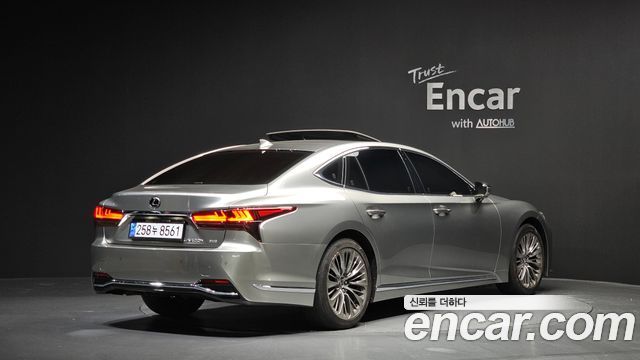 Lexus LS 500h 5-го поколения 3.5 Platinum AWD - фото 1