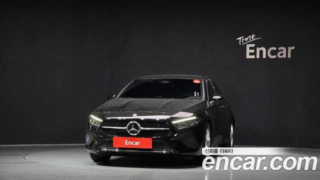Mercedes-Benz A-Class W177 A220 Hatchback - фото 2
