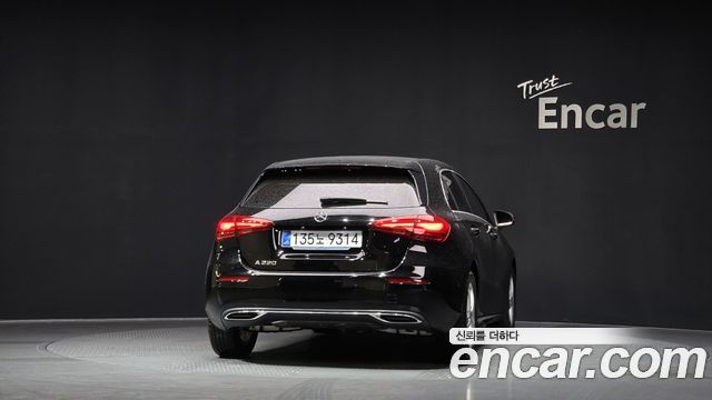 Mercedes-Benz A-Class W177 A220 Hatchback - фото 3