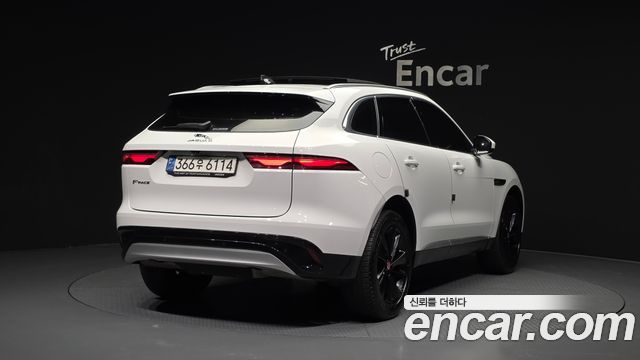 Jaguar F-PACE P 250 SE - фото 1