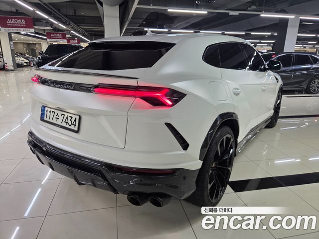 Lamborghini Urus 4.0 V8 - фото 1