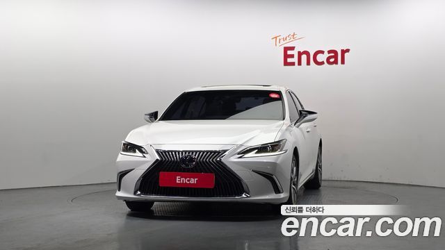Lexus ES 300h 7-го поколения Supreme - фото 2
