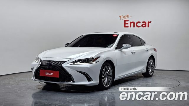Lexus ES 300h 7-го поколения Luxury Plus - фото 0