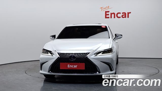 Lexus ES 300h 7-го поколения Luxury Plus - фото 2