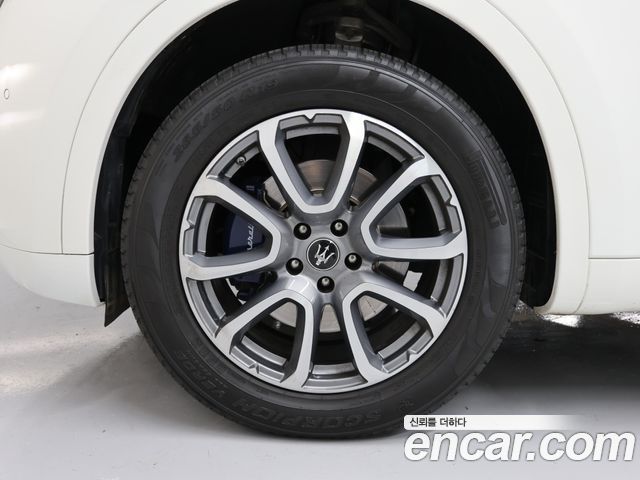 Maserati Levante 2.0 GT AWD - фото 4