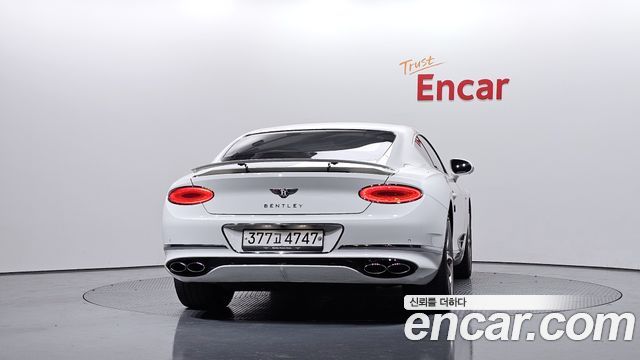 Bentley Continental GT 4.0 GT - фото 3