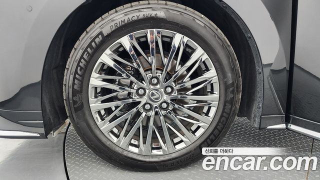 Lexus LM 2-го поколения 500h Executive - фото 4