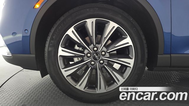 Lincoln Corsair 2.0 Reserve AWD - фото 3