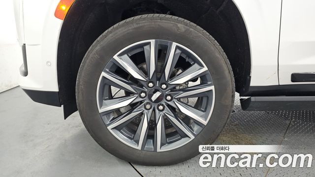 Cadillac Escalade 5-го поколения 6.2 Sports Platinum - фото 4