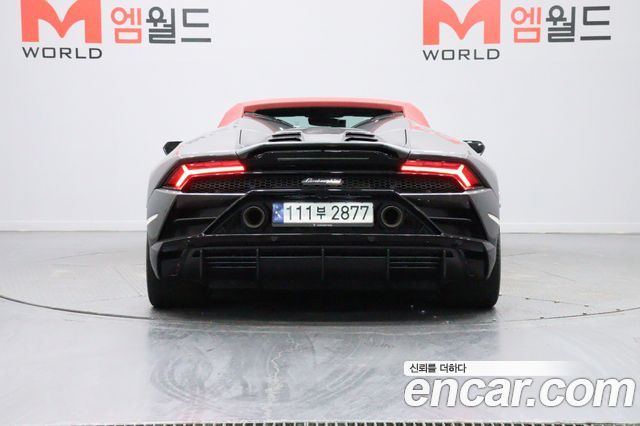 Lamborghini Huracan LP640-4 EVO Spyder - фото 4