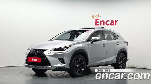 Lexus NX 300h Executive - фото 0