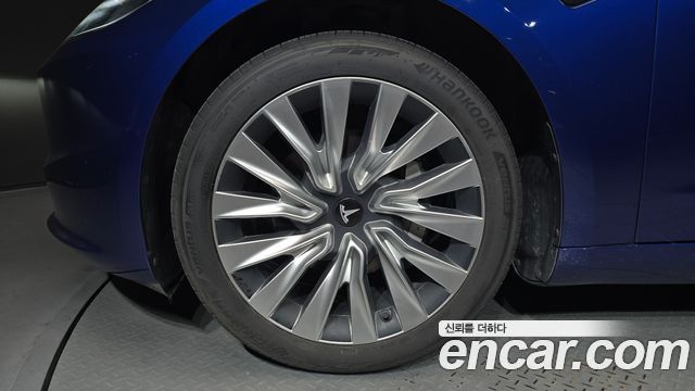 Tesla Model 3 RWD - фото 4