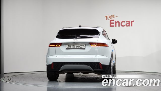Jaguar E-PACE D180 SE - фото 3