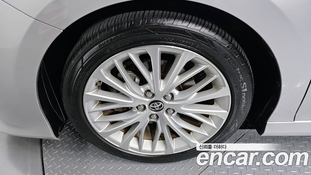 Toyota Camry XV70 2.5 - фото 4