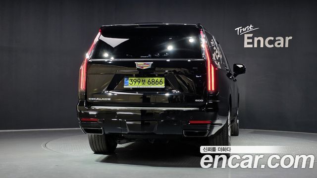 Cadillac Escalade 5-го поколения 6.2 ESV ESV Sports Platinum - фото 3