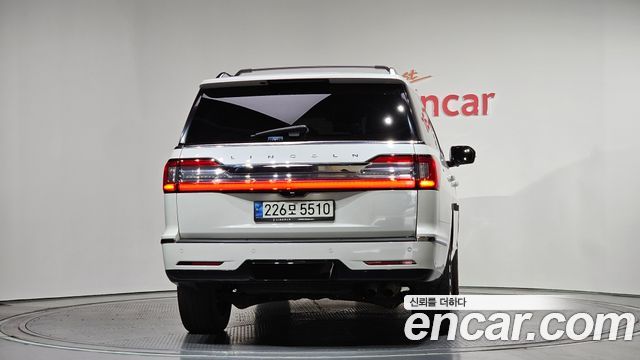 Lincoln Navigator 4-го поколения 3.5L - фото 3