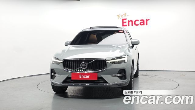 Volvo XC60 2-го поколения B6 Ultimate Bright - фото 2