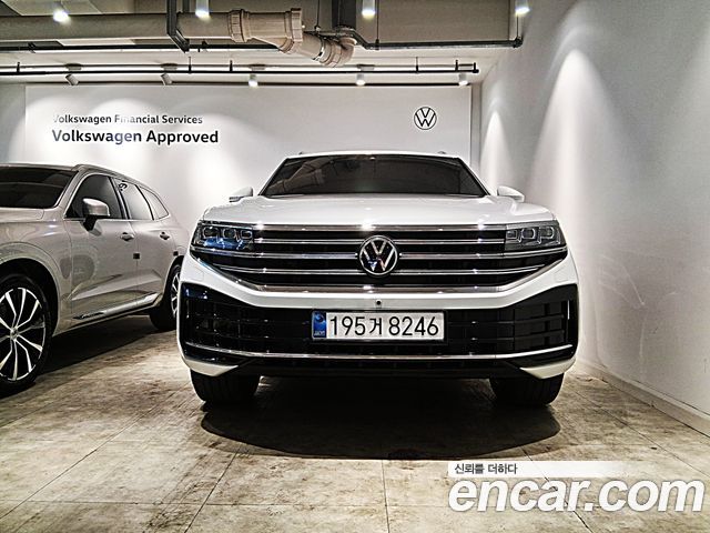 Volkswagen Touareg 3-го поколения 3.0 TDI Prestige - фото 1