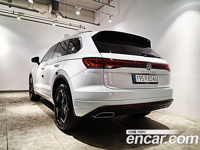 Volkswagen Touareg 3-го поколения 3.0 TDI Prestige - фото 2
