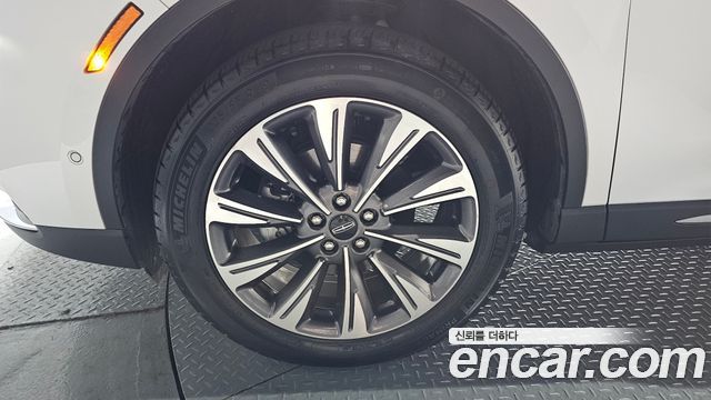 Lincoln Corsair 2.0 Reserve AWD - фото 4