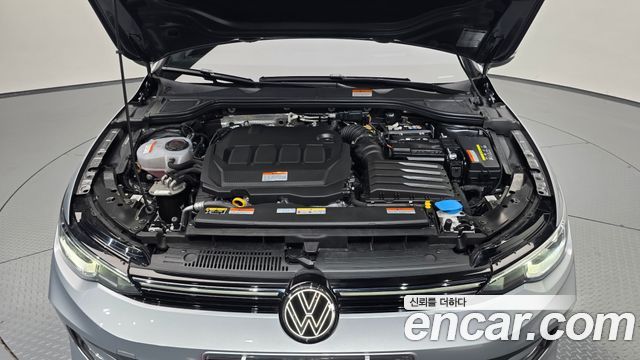 Volkswagen Golf 8-го поколения 2.0 TDI Prestige - фото 4