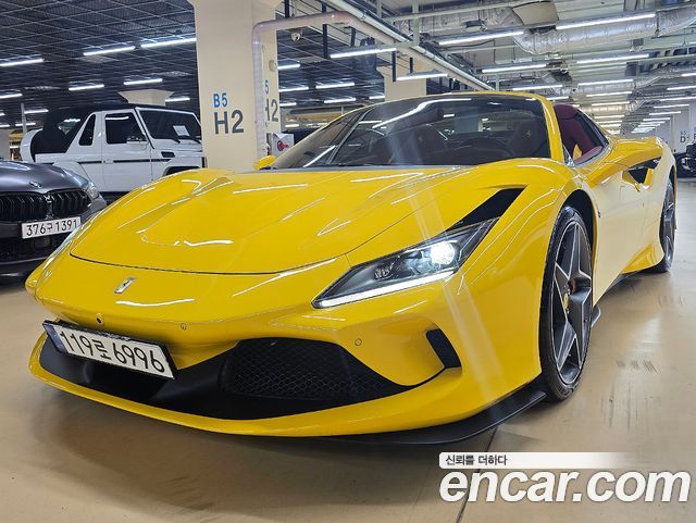 Ferrari F8 Spider 3.9 V8 - фото 0