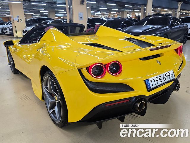 Ferrari F8 Spider 3.9 V8 - фото 2