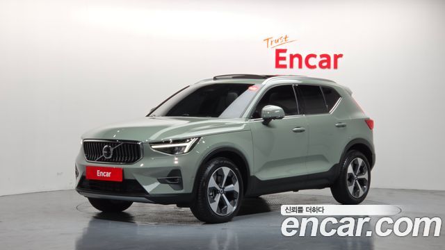 Volvo XC40 B4 Ultimate Bright - фото 0