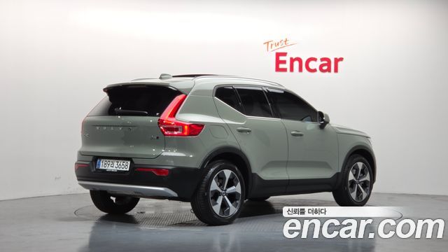 Volvo XC40 B4 Ultimate Bright - фото 1