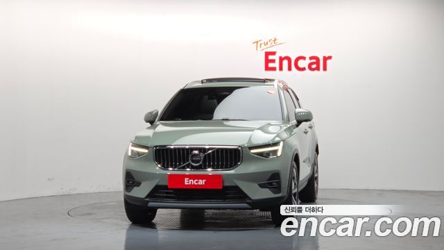 Volvo XC40 B4 Ultimate Bright - фото 2